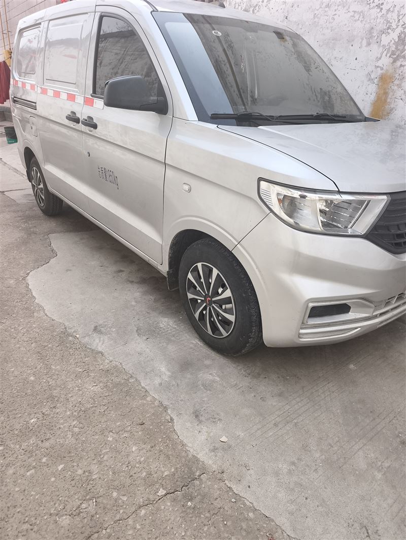 封箱式面包货车快车服务